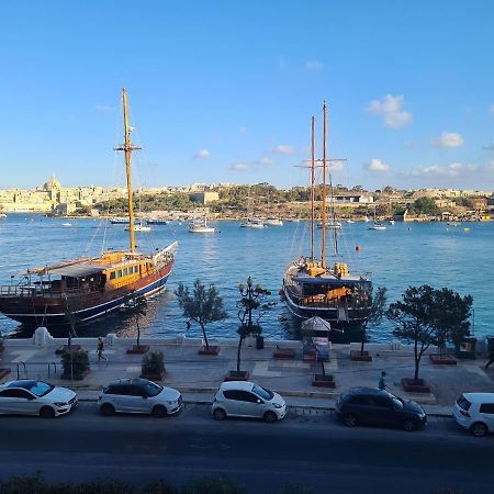 Spacious Seafront Apt Next To Sliema-Valeta Ferry المظهر الخارجي الصورة