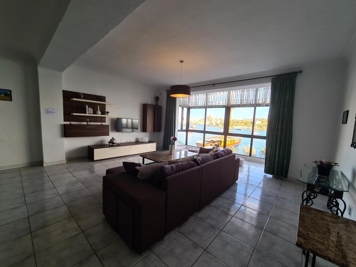 Spacious Seafront Apt Next To Sliema-Valeta Ferry المظهر الخارجي الصورة