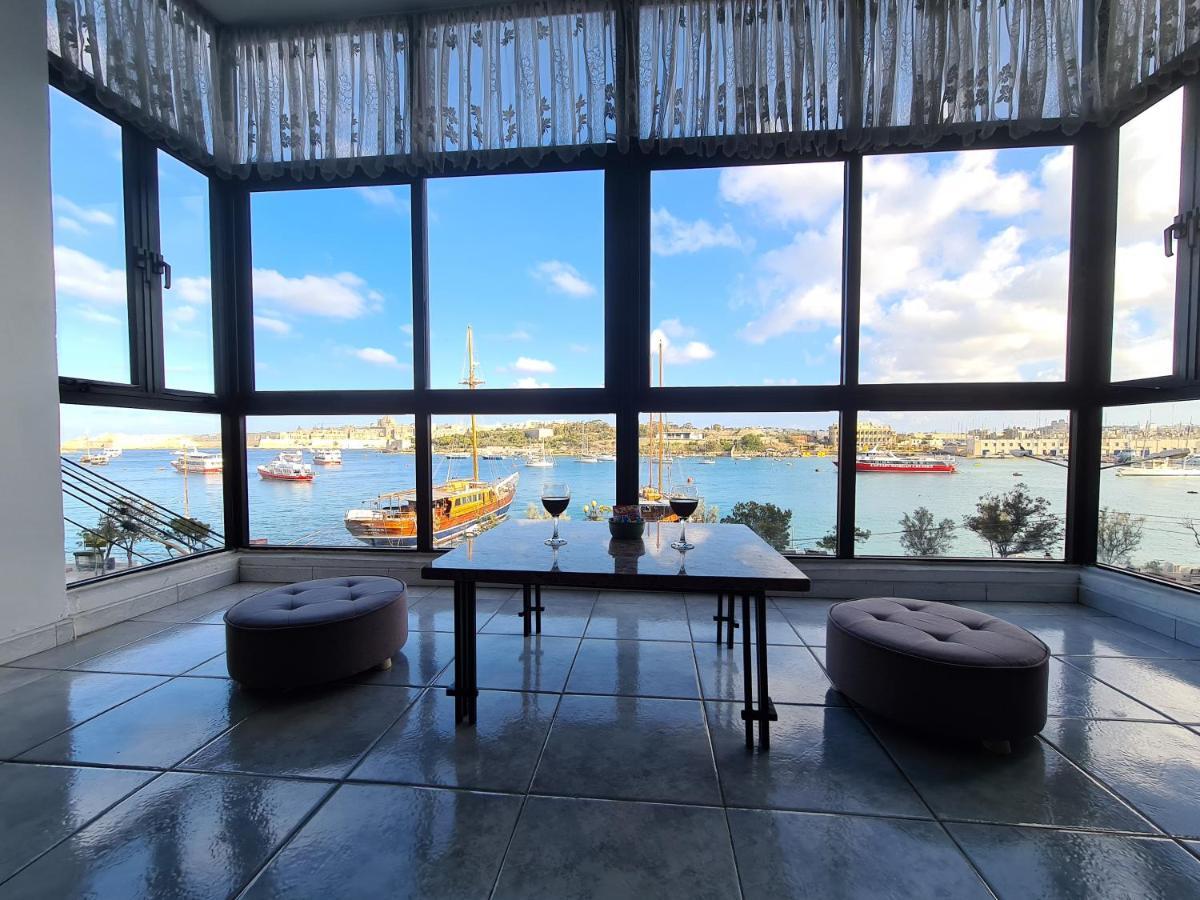 Spacious Seafront Apt Next To Sliema-Valeta Ferry المظهر الخارجي الصورة